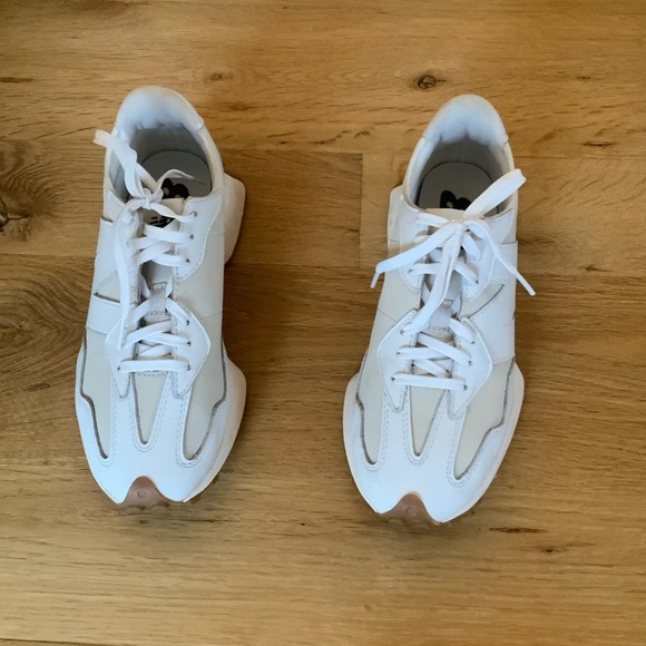 White New Balance Women's 327 | - Picture 3 of 13